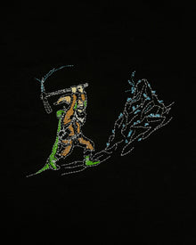 The Dwarf Premium T-Shirt tişört – model üzerinde görünüm | Voyant Apparel