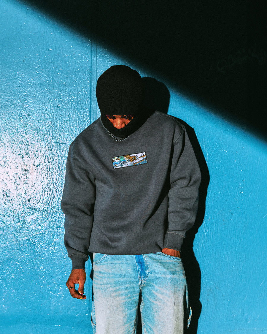The Family Sweatshirt – yan görünüm | Voyant Apparel