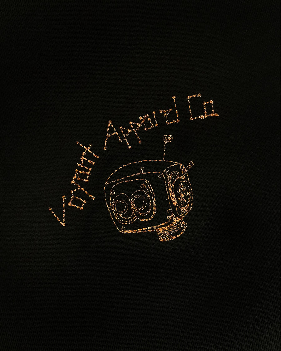 The Robots Premium T-Shirt tişört – model üzerinde görünüm | Voyant Apparel