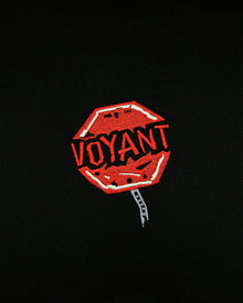 Suplex Hoodie – model üzerinde görünüm | Voyant Apparel