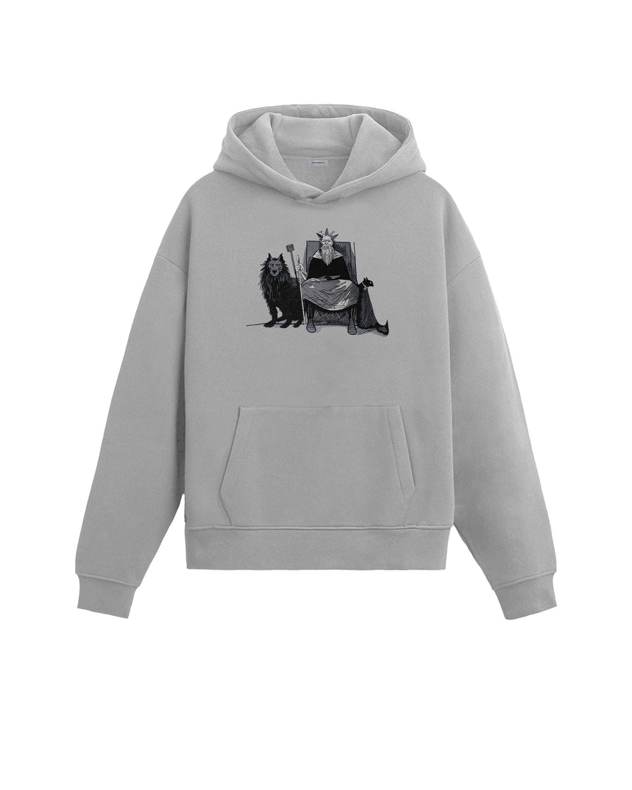 Throne Hoodie – model üzerinde görünüm | Voyant Apparel