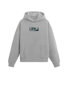 The Family Hoodie – model üzerinde görünüm | Voyant Apparel